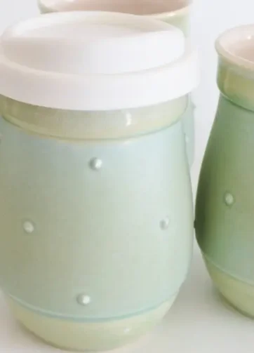 Small 14oz Travel Mug with Slip Design - Light Green