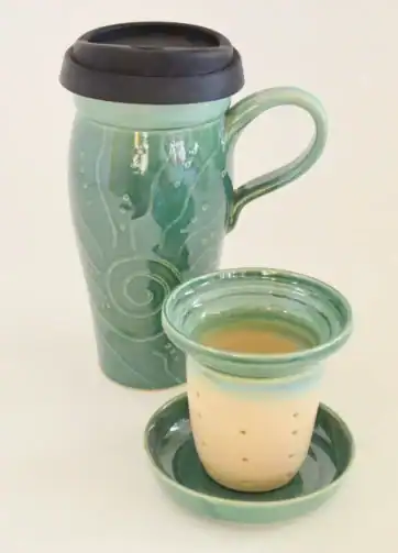 Set of Large Travel Mug with Handle and Infuser 24 oz