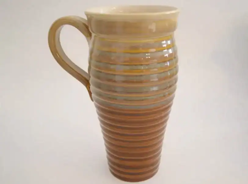 Handcrafted Ribbed Ceramic Travel Mug 24 oz - Image 3